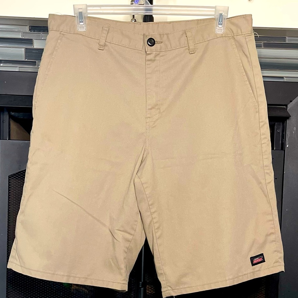 Mens Dickies Relaxed Fit Utility Shorts, Size 36